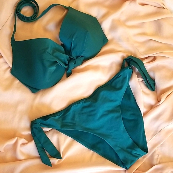 Gorgeous H&M Teal Bikini - Picture 1 of 4
